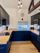 Boutique Penthouse Stay in Gloucester with Free Parking