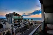The Halo Port Melbourne Bay and City Views