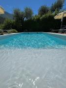 Apartments pool wifi parking