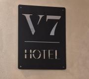 Hotel V7