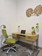 Cozy 1Bedroom House with Kitchen Work Space