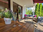 Exklusive Ferienwohnung Bad Salzschlirf - direkt am Waldrand - großer Garten kompett umzäunt - Hunde willkommen - 2 private Stellplätze