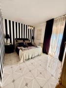 Sebs Flat - Home of the Sun & Colors, Free Wi-Fi , AC, SmartTV