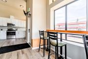Cozy Micro Suite Unit 3 Sleeps 2 Minutes to Downtown