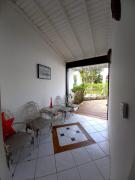 Casa com piscina e churrasqueira 30m da praia