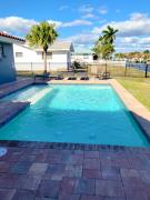 Canalfront Heated Pool Gulf Boating Access