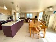 Top Kingscote