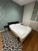 Quiet apartment near Saint-Lazarre - 10P