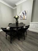 Central Near Hospital 2 Bedroom - Sleeps 4 - Self Check In - Fully Furnished