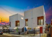 Spacious 4BR Townhouse with Free Parking Near DTLA