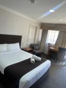 The Aston Motel Tamworth