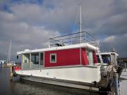 Hausboot Paula mit Reisekajak in Ribnitz-Damgarten