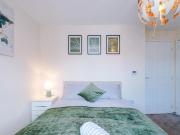 Spacious 3 Bed Room House, Manchester M12, Free Gated Parking