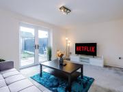 Spacious 3 Bed Room House, Manchester M12, Free Gated Parking