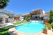 Stylish Sea Point Studio in Secure Complex Patio