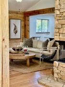 Pendelton Lodge - Country living in the Suburbs