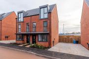 Stunning 3-bed Home in Derby by Renzo, Driveway Parking, Royal Derby Hospital!