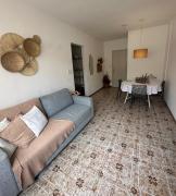 Refugio 304 - Canto do Forte 150m da praia - Wi Fi - Cozinha completa - Roupa de cama e banho - Localização Excepcional - Até 4 pessoas