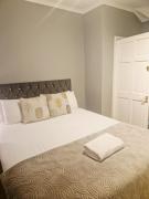 King Edward 3 bed house ideal for contractors