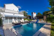 Holiday Home Cadjo With Pool - Happy Rentals