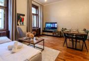 SMICHOV Riverside Apartment near Dancing House