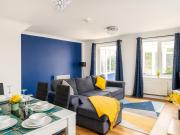 Grange Fields by Alt-Stay Leeds 3 Bed Home Contractor and Relocation Accommodation with Fully Equipped Kitchen, Laundry, Parking, Garden, Smart TV and Wi Fi - Long Stay Ready with Weekly and Monthly Rates