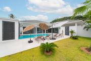 See 5 - 3BR Private Pool Villa 900 m Silver Beach by MO Estate