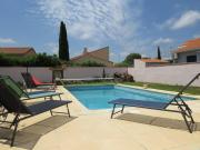 Villa familiale avec piscine privée près des plages - FR-1-529-156