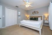 Stylish 4BR Townhome Private Pool BBQ & Near Disney