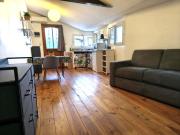 Studio climatisé à deux pas des remparts, parking