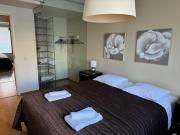 Apartments 2 minutes from Kamppi City Center, sauna and balcony