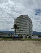 Apartamento vista para o mar, com piscina pé na areia