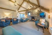 Top Dyffryn