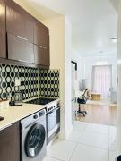 Hally Nest-WiFi-Free Parking-Workspace-Pool & Balcony Sandton