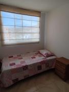 Hermosa habitación con múltiples áreas comunes