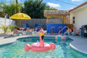Backyard Oasis Pool Hot Tub Putt Putt Bar