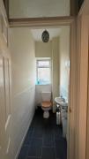 Spacious high street apartment, Sleeps 6