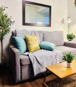 Prime Makati CBD Condo with Fast WiFi