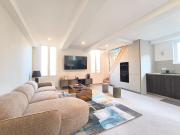 Elegant Renovated Apartment Nice Port AC Sleeps 4