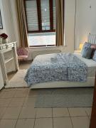 Chambres et appartement dans un immeuble