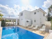 Holiday Home Protaras Serifos Villa SV7 100m vom Strand entfernt by Interhome