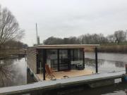 Apartment Hausboot für vier Personen mit Kamin und Terrasse by Interhome