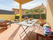 Apartment Provenzalisches Landhaus am Meer in ruhiger Lage- by Interhome