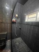 Quarto bem localizado