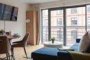 Modern 2BR Apartments by Luxus Sleeps 6 City Centre