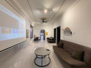 Austin Taman Daya Large Corner House for 10 Pax