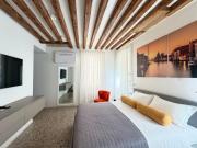 CaLavinia -2 Double Suites with Private Bathrooms