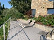 Zinnia Lakeview Apartment