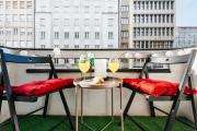 Aesthetic Home with Balcony 5min to Republic Square