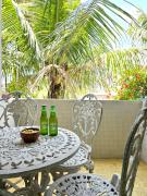 Apto Amplo á 1 quadra da Praia do Tombo |AC e Wifi